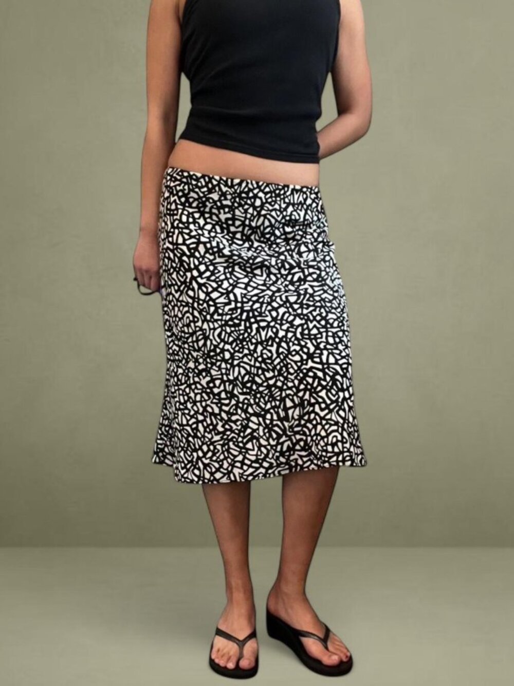 Black white abstract graphic print midi skirt y2k monochrome
